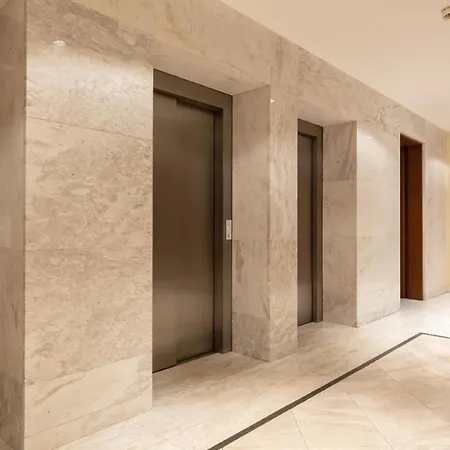 Modern With Pool Near Golden Terraces * Warszawa